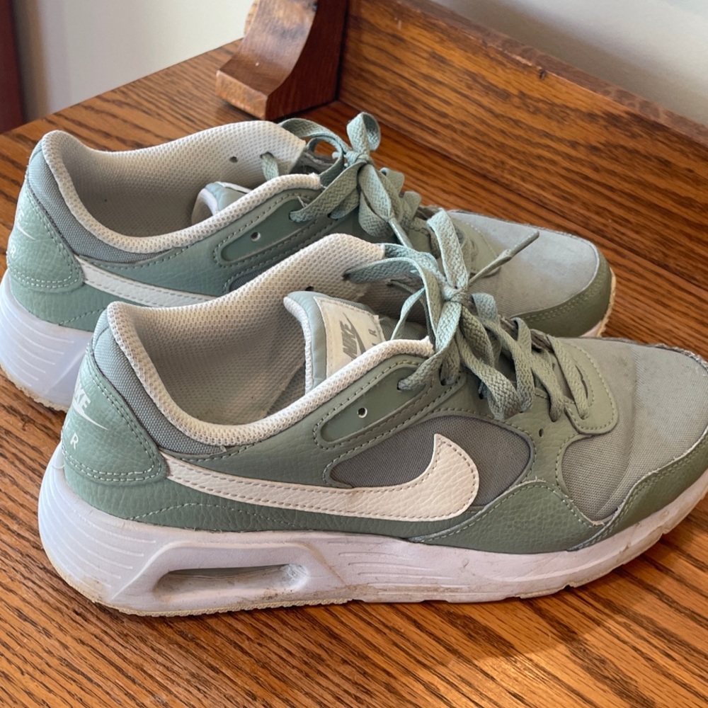 Nike Women’s Mint Green and White Athletic Shoes